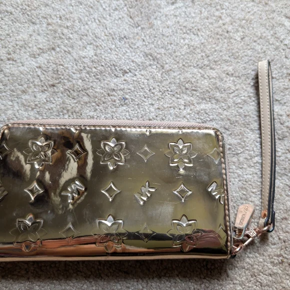 Michael Kors Jet Set Wallet In Metallic Rose Gold - Picture 5 of 8